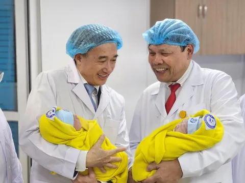 Những em bé 'Quý Mão' đầu tiên chào đời trong thời khắc Giao thừa