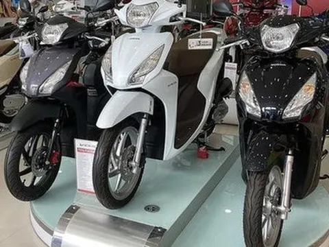 Honda Vision bất ngờ “quay xe” tăng giá mạnh
