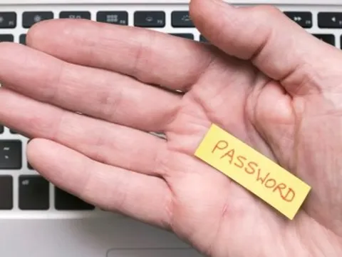 Cách tìm tất cả mật khẩu WiFi đã lưu trên Macbook và Windows