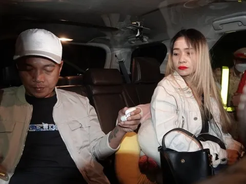 Bắt giữ đôi nam nữ vận chuyển ma tuý, tàng trữ súng