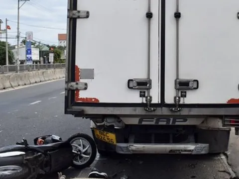 Bình Thuận: Về quê lo đám giỗ, hai vợ chồng bị tai nạn tử vong