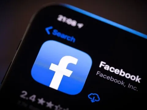 Facebook bị tố làm cạn pin điện thoại người dùng