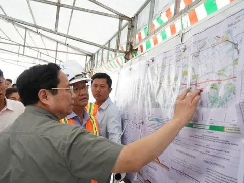 Thủ tướng Chính phủ kiểm tra dự án cầu Mỹ Thuận 2