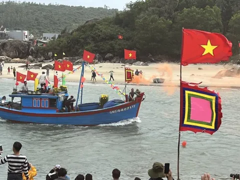 Ngư dân Quảng Ngãi vươn khơi khai thác hải sản đầu năm