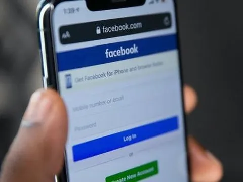 Nhân viên cũ tố Facebook âm thầm hút cạn pin điện thoại