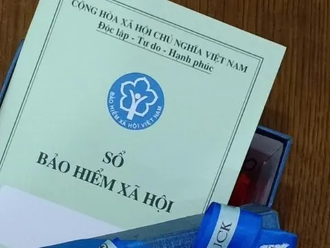 Đã đóng đủ 20 năm BHXH, người lao động có nên đóng tiếp hay không?