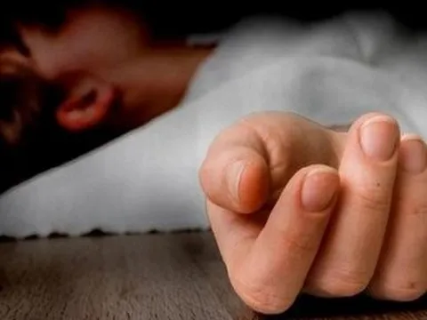 Người phụ nữ tử 41 tuổi vong trong khi ngủ dù trước đó chỉ đau vai