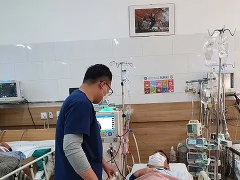 Hai 'ma men' ra hiệu thuốc mua cồn y tế về uống thay rượu, một người lọc máu cấp cứu, một tử vong