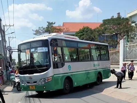 Đồng Nai: Xe đưa rước cán tử vong bé gái lớp 3 trước cổng trường