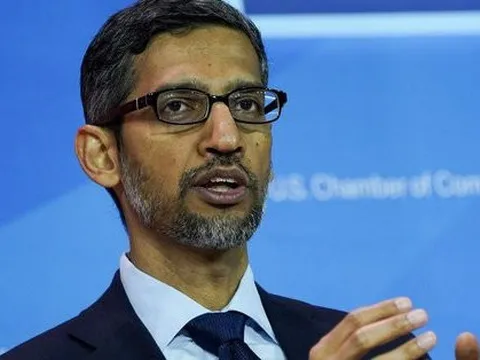 CEO Google gửi email huy động toàn bộ nhân viên cùng tham gia phát triển chatbot AI đối đầu với ChatGPT