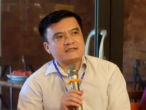 Ứng xử thế nào với ChatGPT?