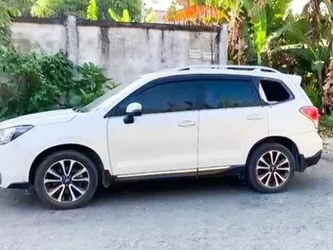Điều tra nguyên nhân người đàn ông chết trên ô tô 7 chỗ