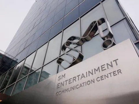 Đế chế giải trí SM Entertainment kiếm được bao nhiêu tiền từ các nhóm nhạc đình đám Super Junior, Exo, Red Velvet... trước khi về một nhà với BTS?