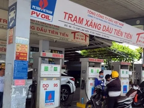 Kỳ lạ kinh doanh xăng dầu “càng thấy đông khách càng sợ”