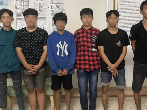 Bắt tạm giam nhóm thanh thiếu niên vô cớ chém người