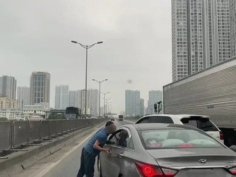 Xác minh tài xế xe sang Porsche chặn đầu, nhổ nước bọt vào xe khác