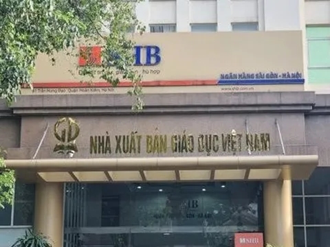 Bắt nguyên Chủ tịch HĐTV NXB Giáo dục Việt Nam