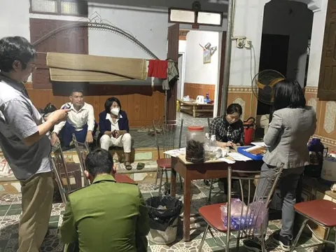 5 người đàn ông ở Nghệ An nguy kịch nghi do ngộ độc rượu