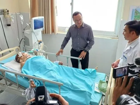 Tai nạn thảm khốc ở Quảng Nam: Sức khỏe của 11 người sống sót ra sao?