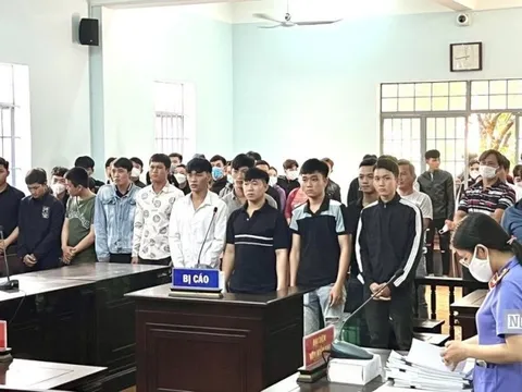 Bình Thuận: Nhóm thanh niên dùng kiếm truy sát người lĩnh án tù