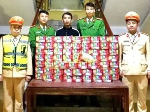Bắt đối tượng vận chuyển pháo từ nước ngoài về Việt Nam tiêu thụ