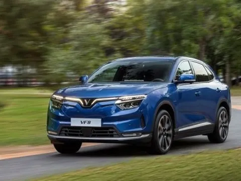 VinFast triệu hồi gần 2.800 xe VF8