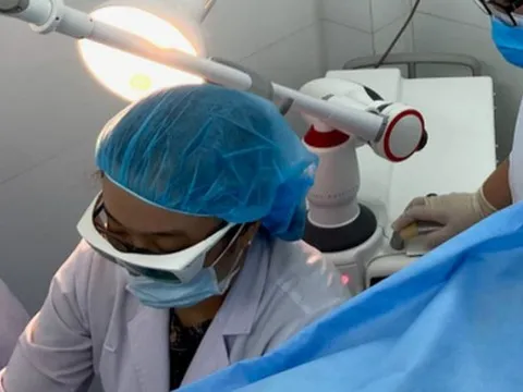 Người phụ nữ trẻ gặp biến chứng sau tân trang vùng kín