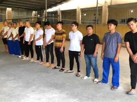 Tạm giữ nhóm đối tượng dùng súng chống trả công an