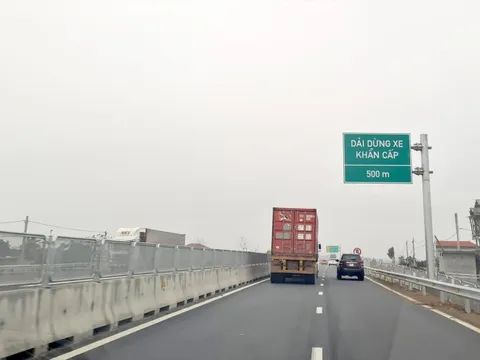 Xử lý thông tin báo nêu liên quan đến đường cao tốc không có làn dừng khẩn cấp