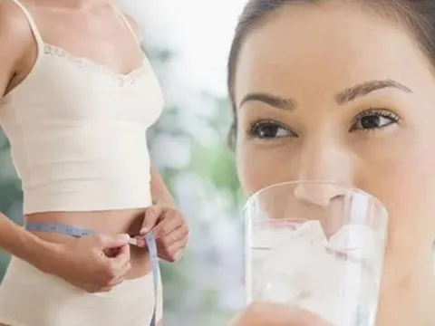‘Thời điểm vàng’ uống nước giúp giảm cân nhanh chóng, ‘thổi bay’ mỡ bụng hiệu quả