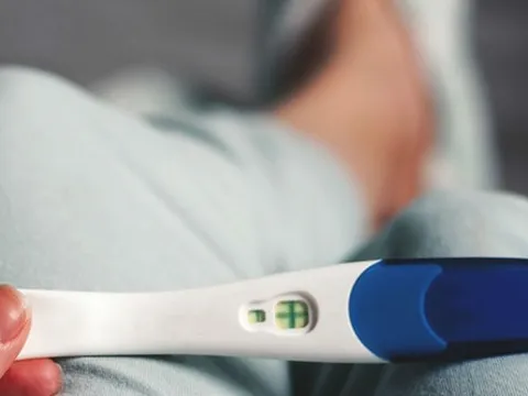 Mang thai ở tuổi vị thành niên có xu hướng gia tăng - Những điều cha mẹ cần nắm rõ