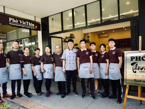 Xôn xao ông chủ Phở Thìn Lò Đúc tố "truyền nhân" sinh năm 2001 đóng kịch: Cả 2 công ty Phở Thìn và Phở VieThin đều chưa đăng ký được nhãn hiệu Phở