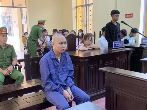 Mâu thuẫn sau tiếng nẹt pô, người bị đâm trọng thương kẻ đi tù