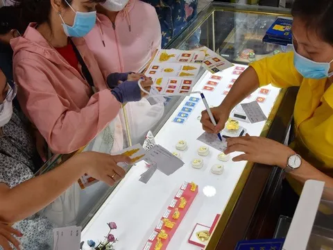 Giá vàng hôm nay 22-2: Giảm dù quan hệ Mỹ - Nga căng thẳng