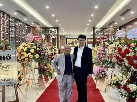 Doanh nhân 2001 tự xưng là "truyền nhân" của Phở Thìn 13 Lò Đúc từng tuyên bố: “Tôi tiếp nhận sứ mệnh này không vì mục đích kinh doanh”