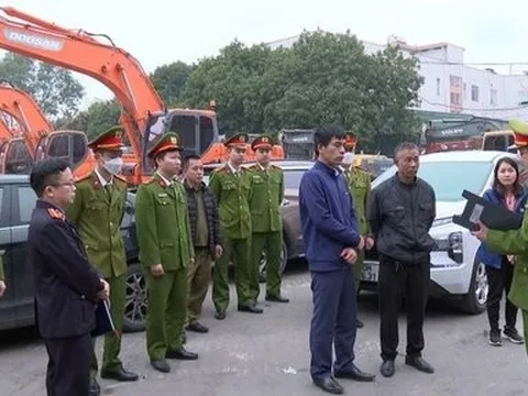 Bắt nhiều lãnh đạo và nhân viên Trung tâm đăng kiểm xe cơ giới 29-07D ở Hà Nội