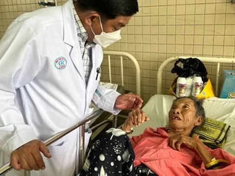 NHỮNG ĐÔI TAY VÀNG của NGÀNH Y (*): Mang lại niềm vui, sự hạnh phúc