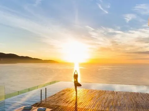 Điểm danh resort, khách sạn sang xịn nguy cơ 'bay màu' trên sàn chứng khoán