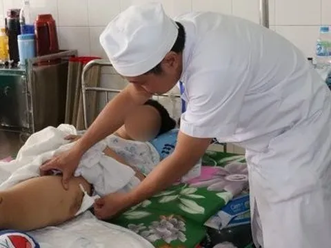 Đồng Nai: Lần đầu mổ kết hợp 2 chân cùng lúc cho bệnh nhi