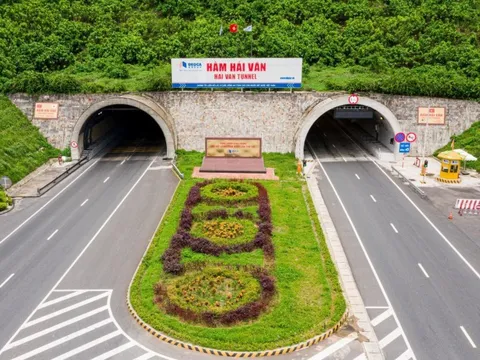 Doanh nghiệp xây lắp tiếp tục “nương” sóng đầu tư công: Thêm một liên danh công bố 2 gói thầu giá trị lên đến 11.000 tỷ đồng