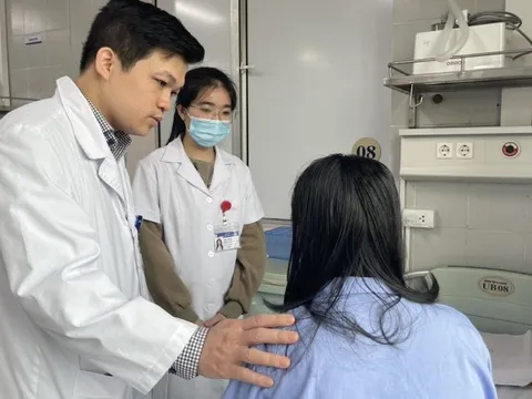 Nữ bệnh nhân U40 phải khoét một mảng ngực lớn vì lý do không ngờ