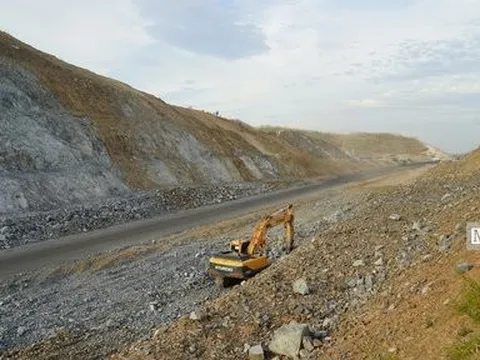 Cao tốc Vĩnh Hảo – Phan Thiết quyết tâm về đích nhưng đang thiếu đất đắp