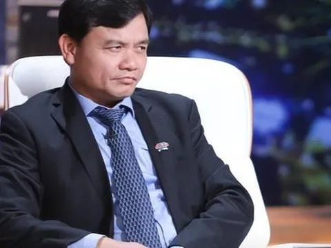 Chủ doanh nghiệp nhỏ “xin cơ hội”, Shark Phú thẳng thắn: Chẳng ai cho em cơ hội đâu, em trao cơ hội cho người khác thì dễ hơn!
