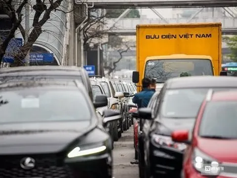 Hà Nội: Tái diễn cảnh ùn tắc kéo dài tại các trung tâm đăng kiểm