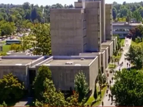 Mỹ cảnh báo trào lưu uống rượu đang lan truyền trên Tiktok