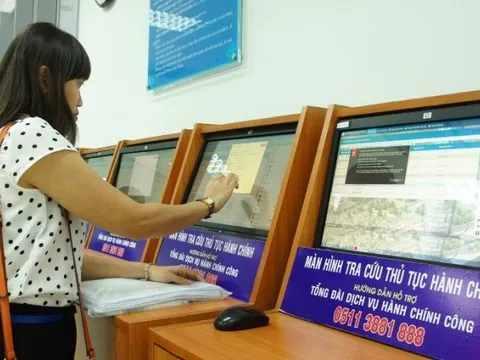 Chính thức công bố hàng trăm thủ tục phải bãi bỏ yêu cầu trình hộ khẩu, xác nhận cư trú