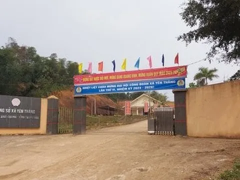 Cán bộ xã “om” tiền hỗ trợ của dân nghèo để chi tiêu cá nhân