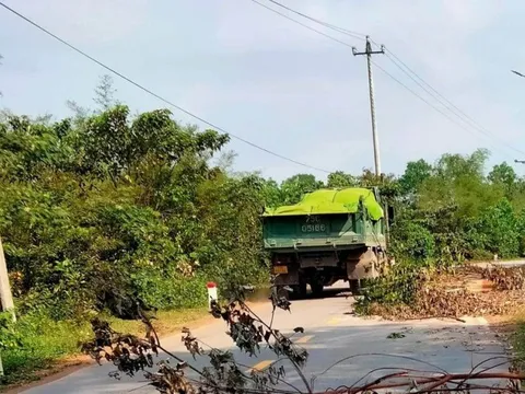 Nguyên nhân đường 25 tỷ vừa làm xong 2 tháng đã chằng chịt vết vá