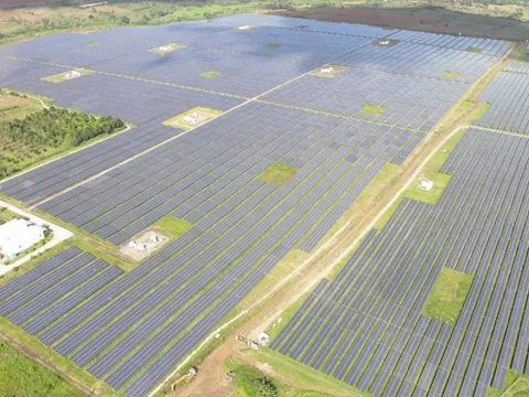 Thêm 2 dự án điện mặt trời 100 MWP được mua lại bởi tập đoàn điện lực Singapore, các dự án năng lượng tái tạo tại Việt Nam lần lượt về tay nước ngoài