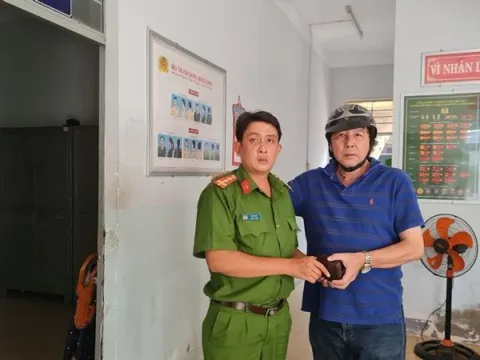 Bình Thuận: Công an kịp thời tìm được chủ nhân chiếc ví bị rơi để trao trả